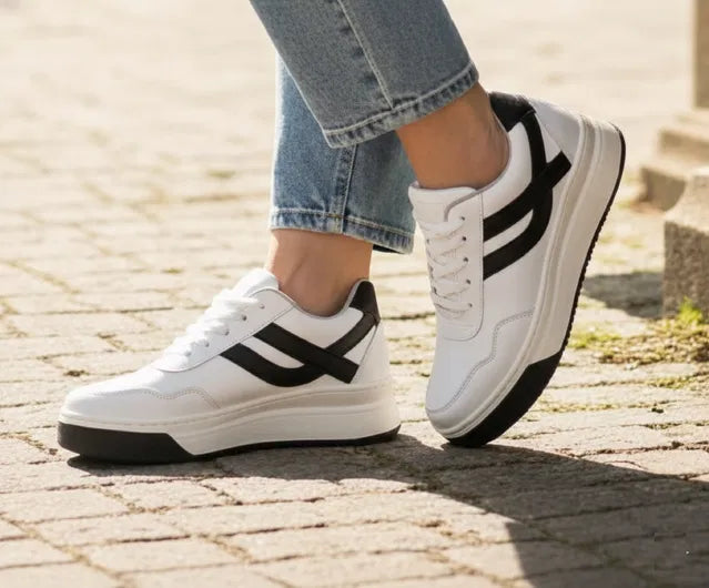 Men's white red sports Shoes.