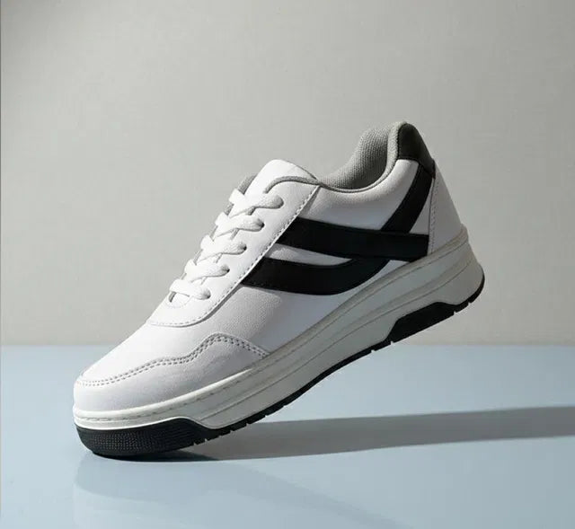 Men's white red sports Shoes.